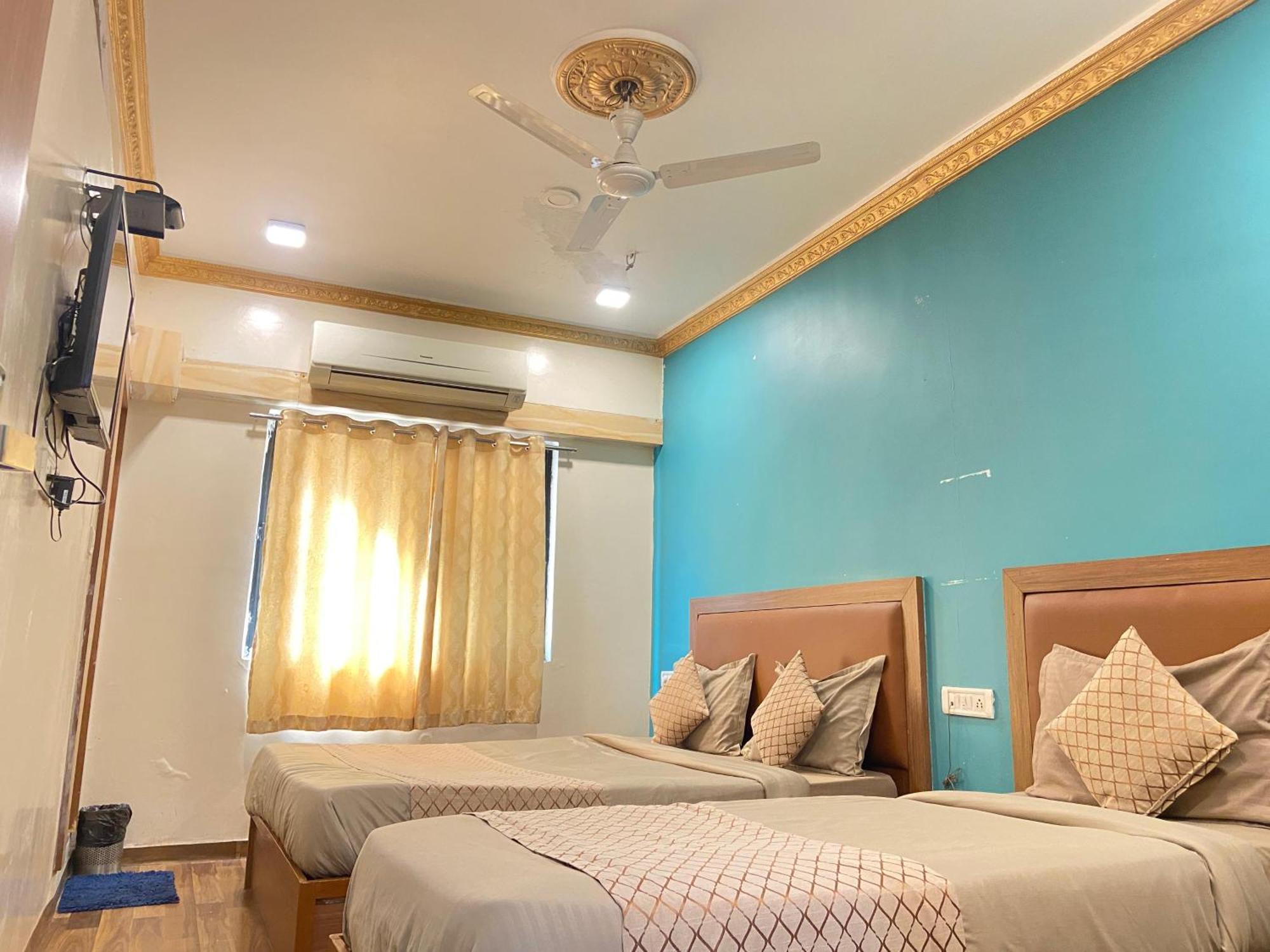 Hotel Abc Satellite Prahlad Nagar 아흐메다바드 외부 사진